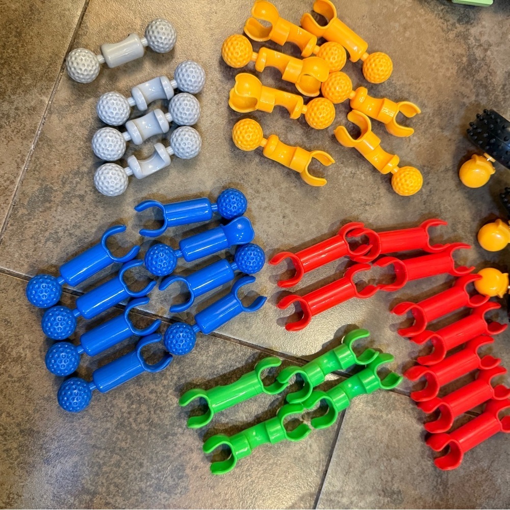 Zoob Builderz Tubes Colorful Stem Building Toys Red Yellow 3 Wheels Replacement